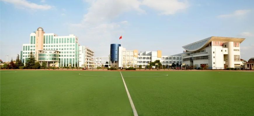 牢筑安全防线 严守师德底线——我校召开安全工作暨师德师风建设会议