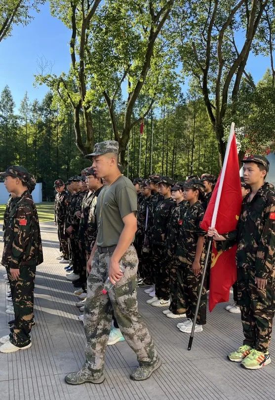 【初中部】心系国防,筑梦中华——桂林市奎光学校举行2022级初一新生